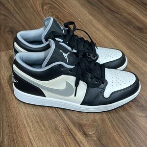 Nike Air Jordan 1 Low SE MEN’s size 9